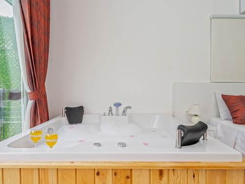  gece  -  Kasım
  | Kalkan İslamlar'da Jakuzili, Muhafazakar Villa: Doğayla İç İçe Tatil